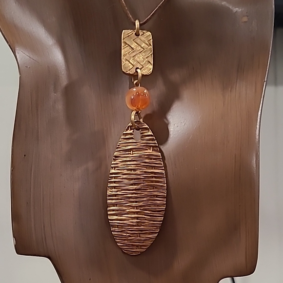 Gold Pendant Necklace - Picture 2 of 5